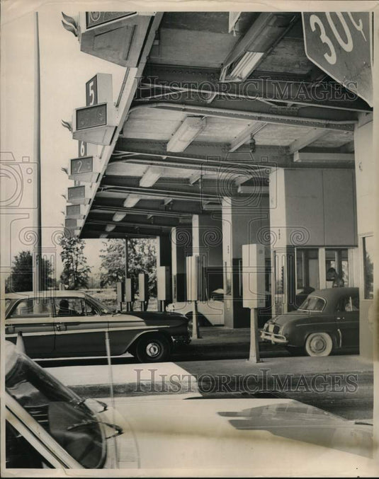 1964 Press Photo Greater New Orleans Mississippi River Bridge Toll Plaza