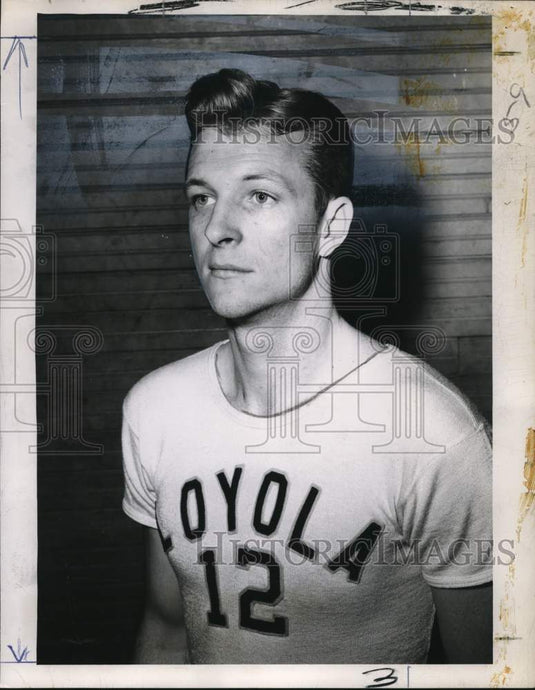 1969 Press Photo Brill Treuting of Loyola Basketball- Historic Images