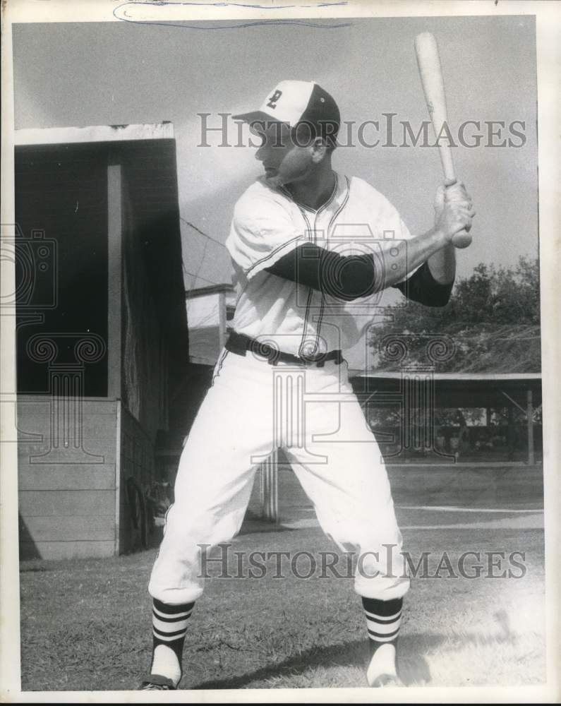 Press Photo Curtis Zimmerman, ready to bat the ball- Historic Images