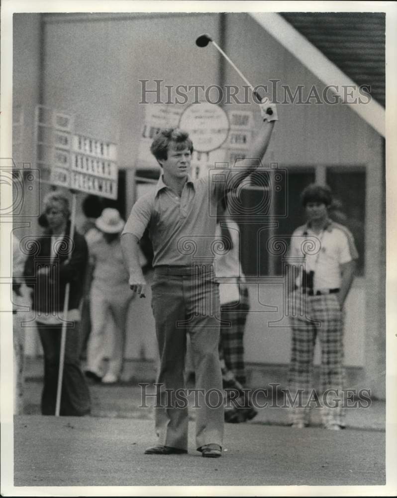 1977 Press Photo Golfer Tom Watson in a tournament- Historic Images