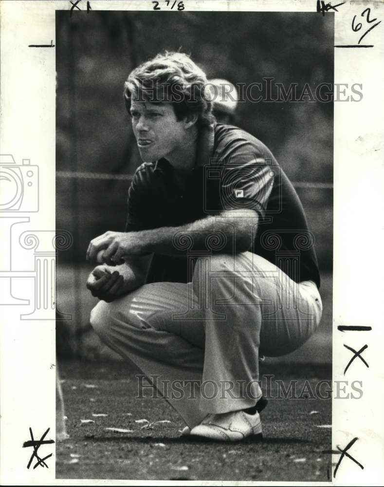 1980 Press Photo Tom Watson prepares to play golf- Historic Images