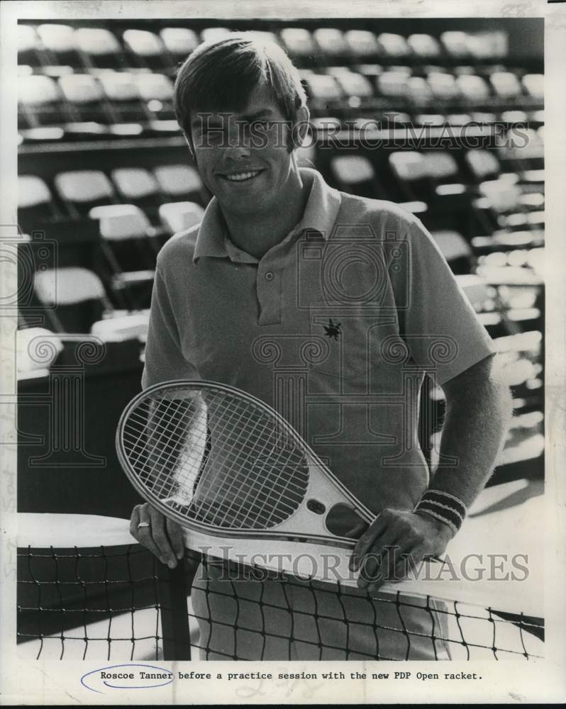 1975 Press Photo Tennis player Roscoe Tanner before a practice session- Historic Images