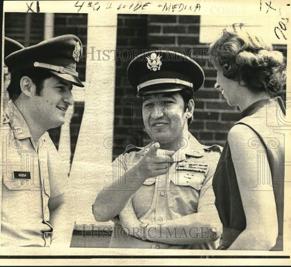 1971 Press Photo Captains Mark Radish &amp; Ernest Medina During Court-Martial- Historic Images