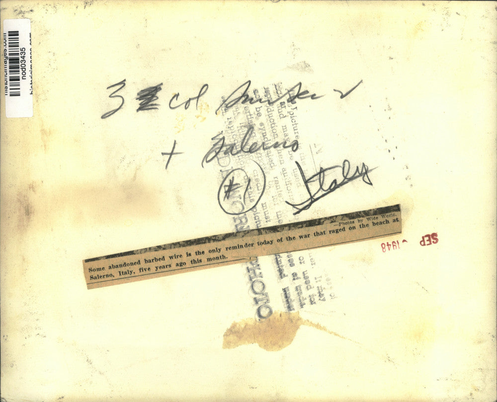 1948 Press Photo Abandoned barbed wire on the beach in Salerno, Italy