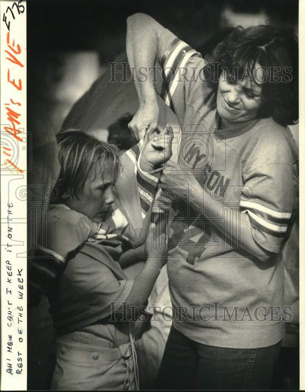 1980 Press Photo Visitors at the Terrytown Recreation Center ...