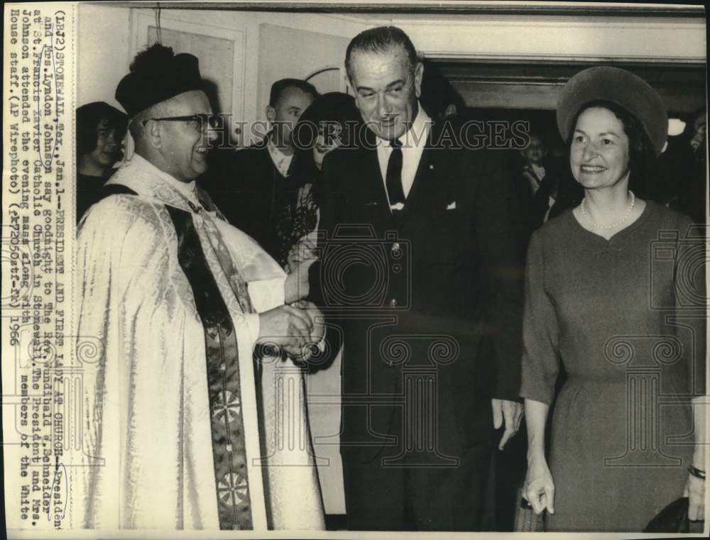 1966 Press Photo President &amp; Mrs. Lyndon Johnson at St. Francis Xavier Church- Historic Images