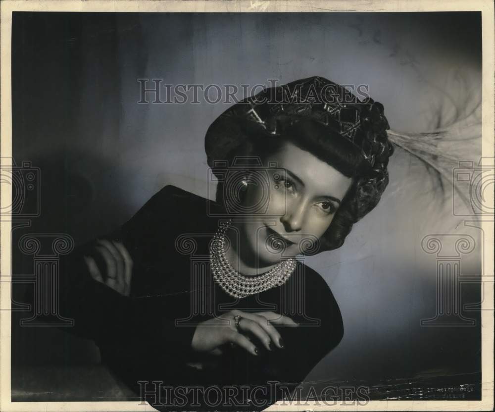 1947 Press Photo Mary Curtis Studer director of the New Orleans Fashion Group- Historic Images