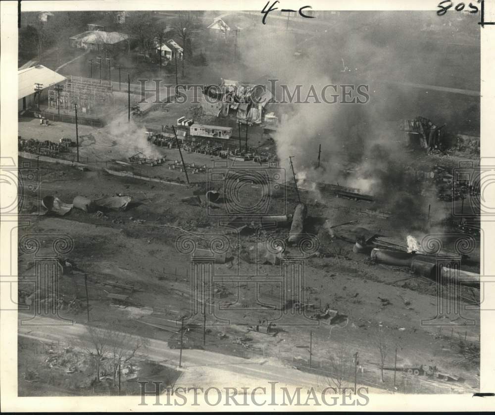 1969 Press Photo Explosion Wreckage from Tank Train Cars in Laurel, Mississippi- Historic Images