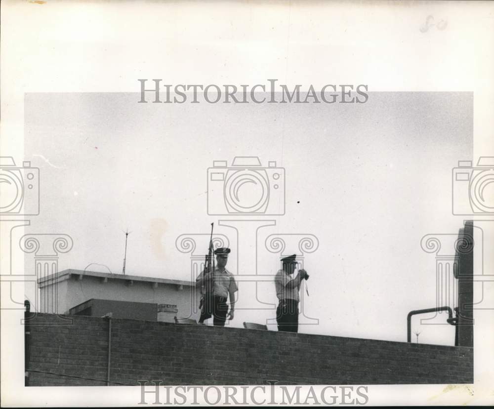 1968 Press Photo Police Atop Building for Lyndon B. Johnson Visit - nod06073- Historic Images