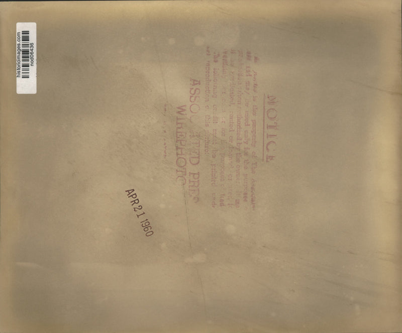 Load image into Gallery viewer, 1960 Press Photo Seoul Police Use Tear Gas to Protect Presidential Palace
