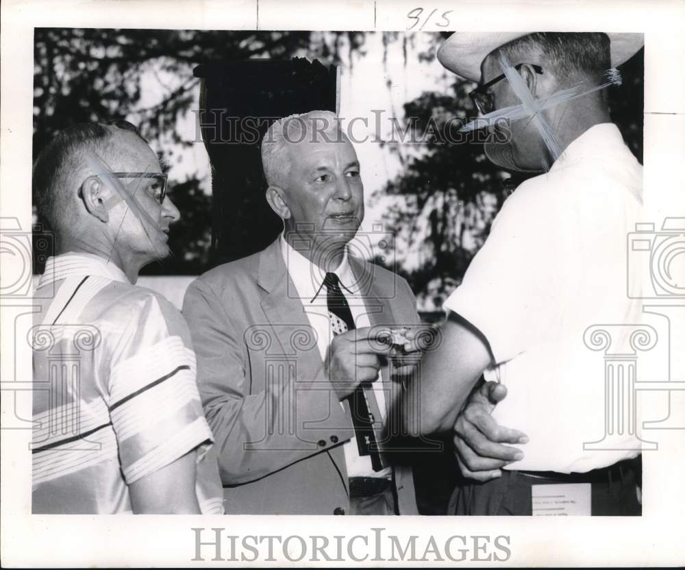 1956 Press Photo Officials at East Louisiana State Hospital in Jackson