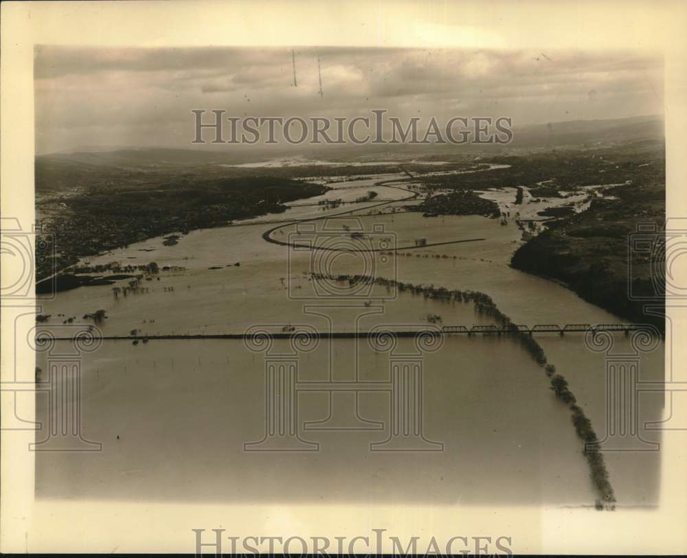 1940 Press Photo Aerial view of Susquehanna River in Wilkes-Barre, Pennsylvania- Historic Images