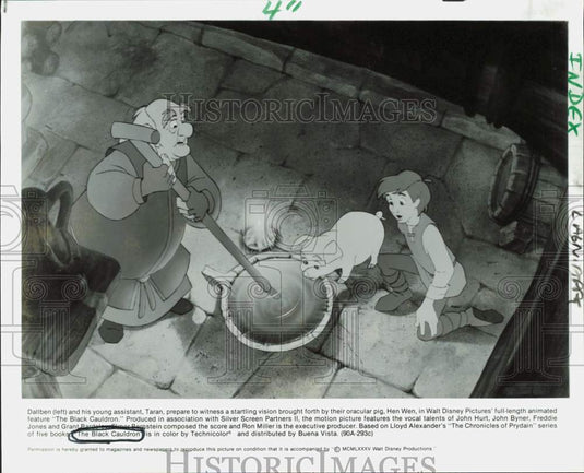 1985 Press Photo Hen Wen calls vision for Dallben, Taran in "The Black Cauldron"- Historic Images