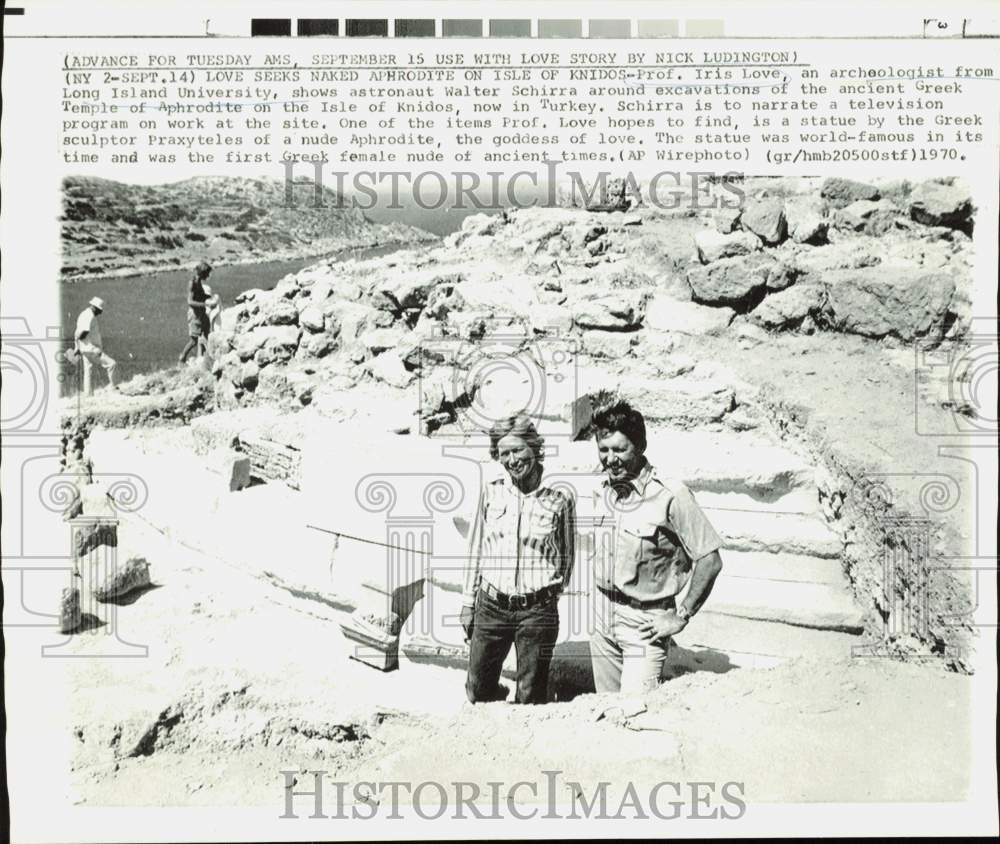 1970 Press Photo Professor Iris Love, Walter Schirra on Isle of Knidos in Turkey- Historic Images