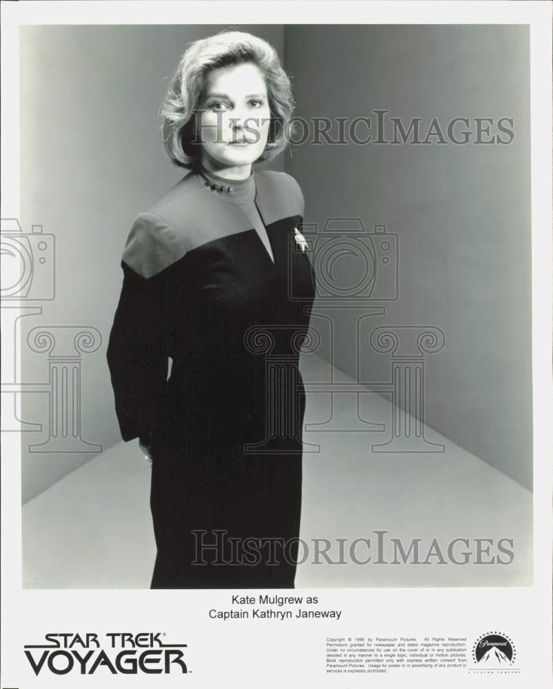 1995 Press Photo Kate Mulgrew as Captain Kathryn Janeway on &quot;Star Trek: Voyager&quot;- Historic Images