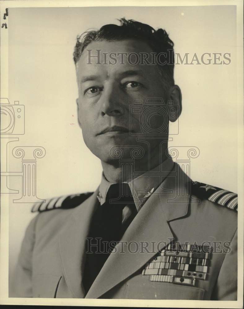 1961 Press Photo Captain E. H. Headland, Officer in Eighth Naval District- Historic Images