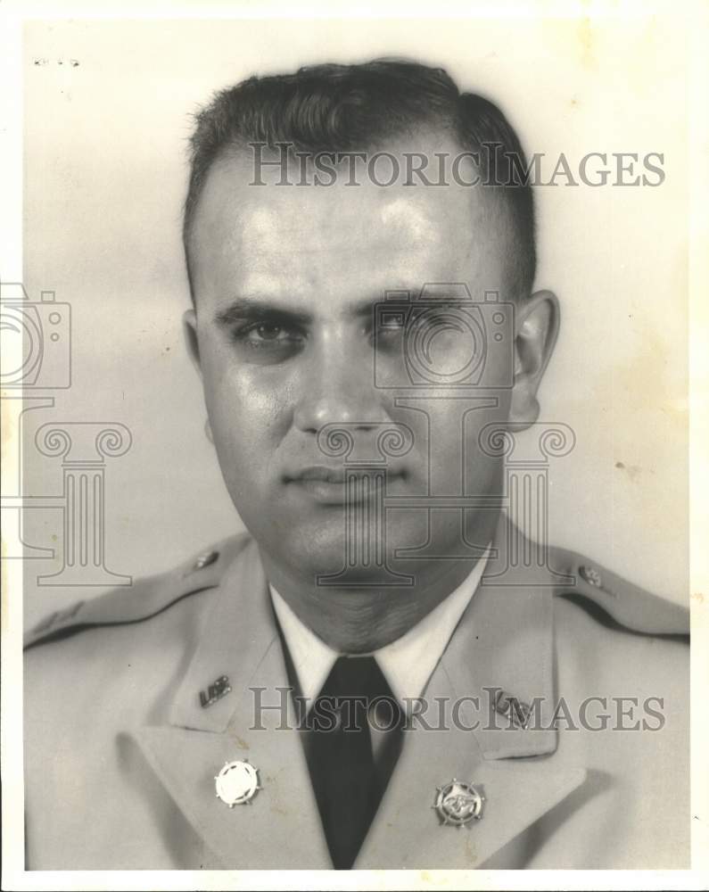 1963 Press Photo 1058th Transportation Company Commander Captain Linford Kinney