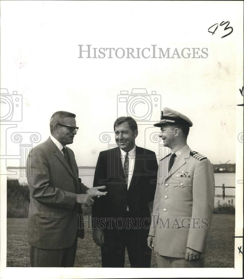 Load image into Gallery viewer, 1968 Press Photo MS Coast Association's Cecil Dubuisson with other officers
