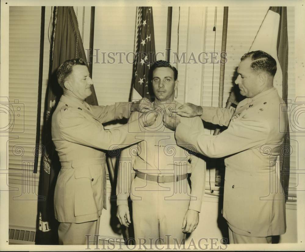 1958 Press Photo Captain James Dohorty receives Captain bar pins at ceremony- Historic Images