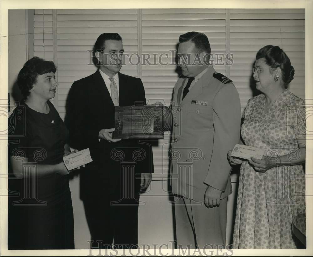 1960 Press Photo Winners awarded through Navy&#39;s Beneficial Suggestion Program- Historic Images