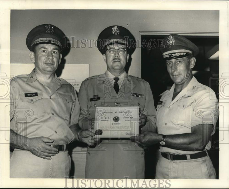 Load image into Gallery viewer, 1965 Press Photo Colonel John Myers with Men at Camp Le Roy Johnson Ceremony

