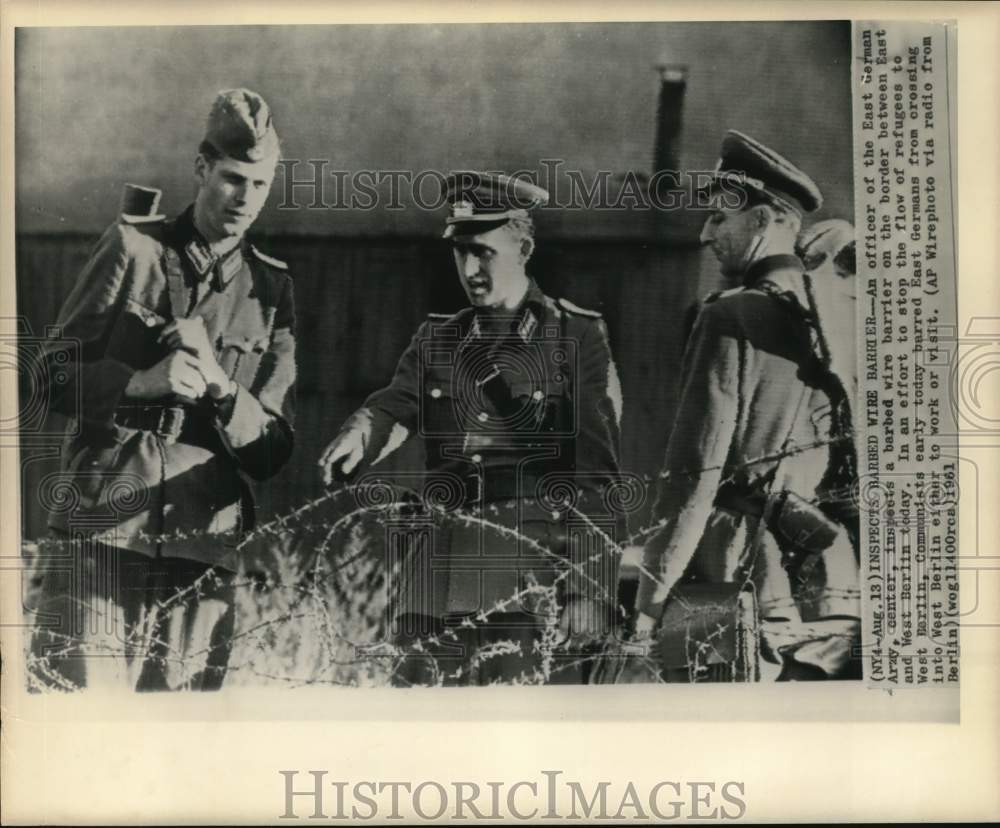 1961 Press Photo East German Army inspects border between East and West Berlin