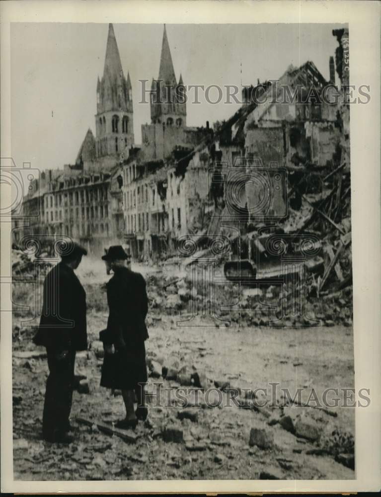 1944 Press Photo Church spires intact at Caen, France after bombardment