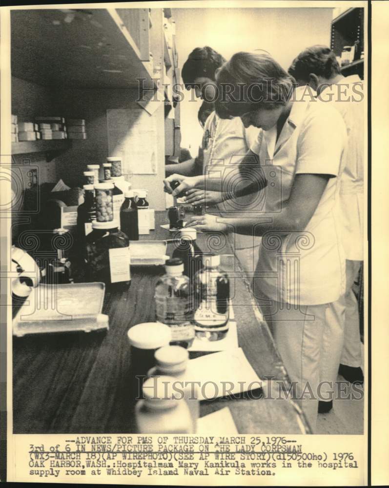 1976 Press Photo Hospitalman Mary Kanikula works in hospital supply room