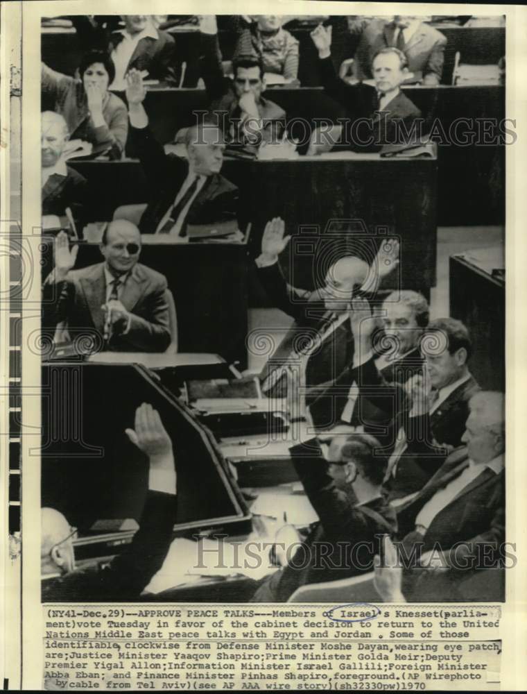 1970 Press Photo Israeli Parliament - Moshe Dayan and Other Government Members