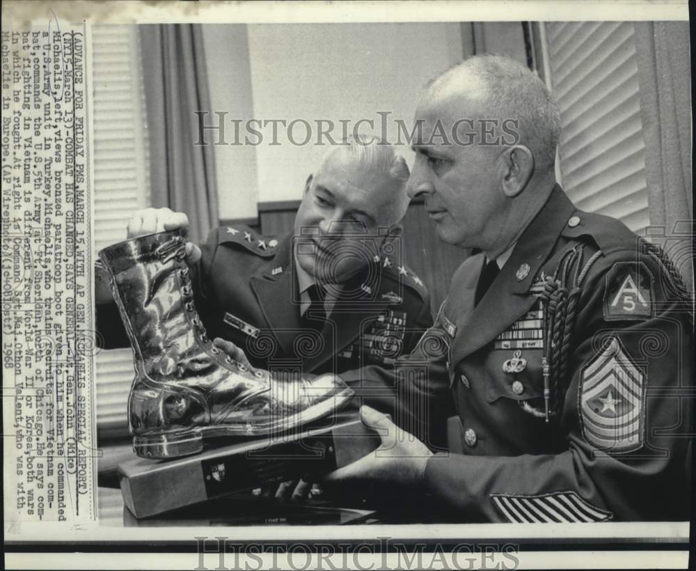 1968 Press Photo General John Michaelis, Major Othon Valent Admire Bronze Boot