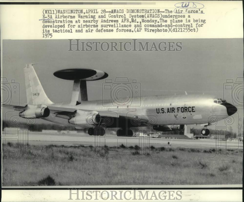 1975 Press Photo Air Force E-3A Airborne Warning &amp; Control System Demonstration- Historic Images