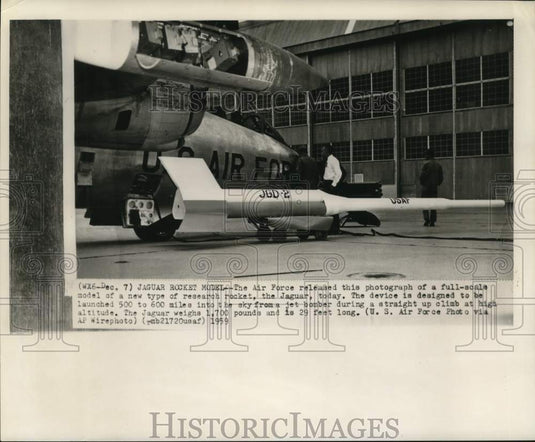 1959 Press Photo Full-scale model of a new type of research rocket, the Jaguar.- Historic Images