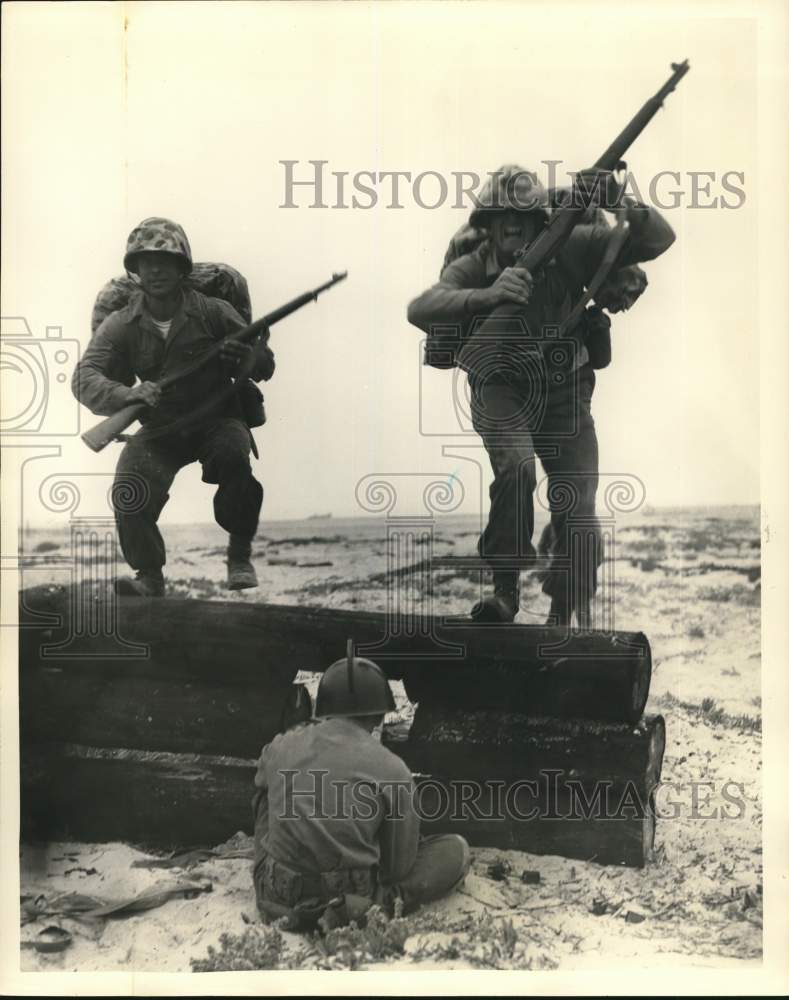 1959 Press Photo Marine Reservists Overrun Positions in California Exercises