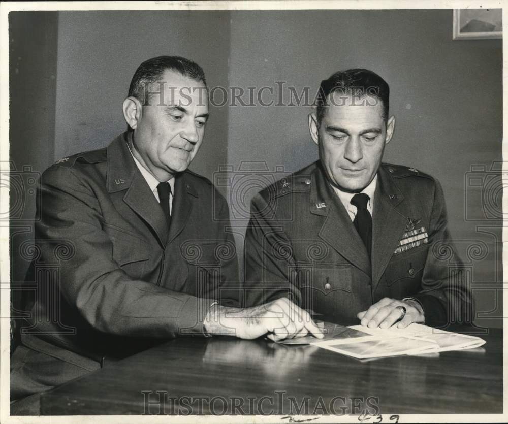 1957 Press Photo Reserve Officials Talk Air Reserve Training Center Construction