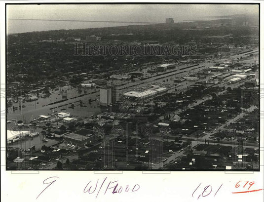 1983 Press Photo Aerial photo of flooding in Louisiana. - non00117- Historic Images