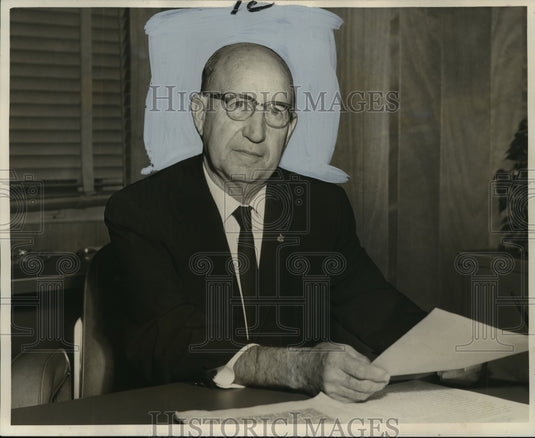 1965 Press Photo Edwin Boudreaux of Food & Drugs Administration, New Orleans