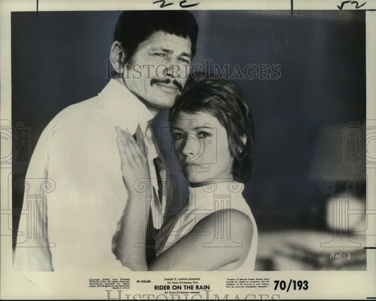 1970 Press Photo Charles Bronson and Marlene Jobert star in "Rider on the Rain"- Historic Images
