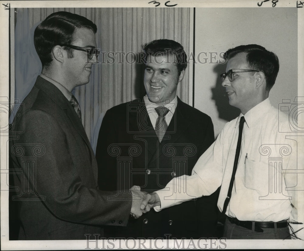 1970 Press Photo Ralph Bailey accepted for employment at Gulf Atlantic - Historic Images