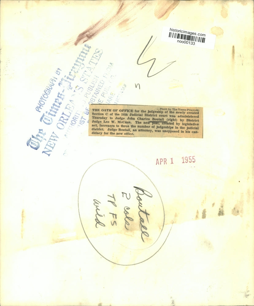 1955 Press Photo Oath of office led by Judge Lee McCune to John Charles Boutall