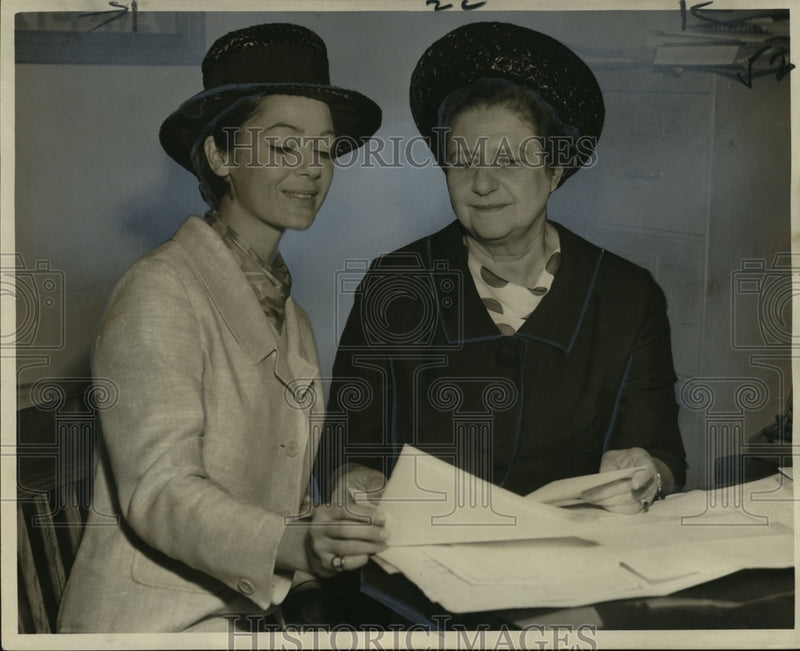 Load image into Gallery viewer, 1965 Press Photo Louisiana Council for Music &amp; Performing Arts leaders
