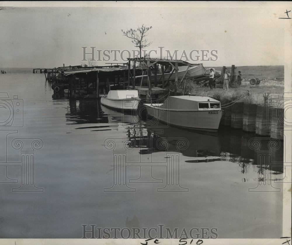 Press Photo Canal boats docked to the side of the river - noo00226- Historic Images