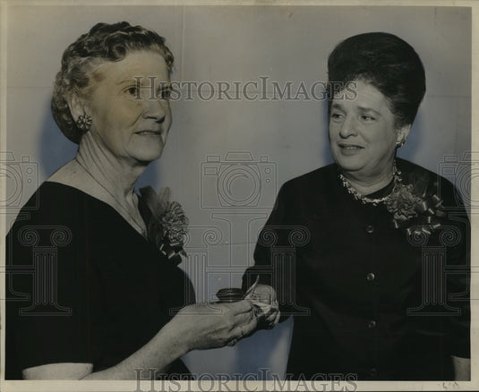 1963 Press Photo Rose Bornstein & A.P. Callais of The Daughters of the Desert- Historic Images
