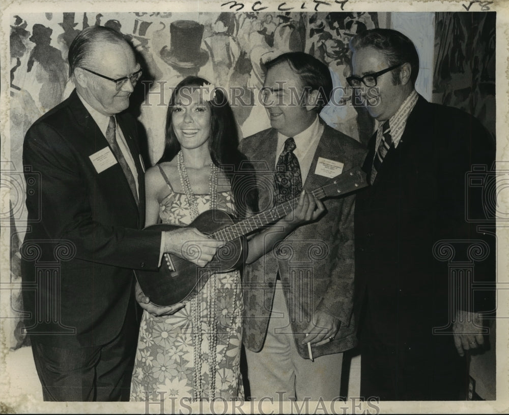 1972 Press Photo Attendees at Southern Regional Travel Agents Conference- Historic Images