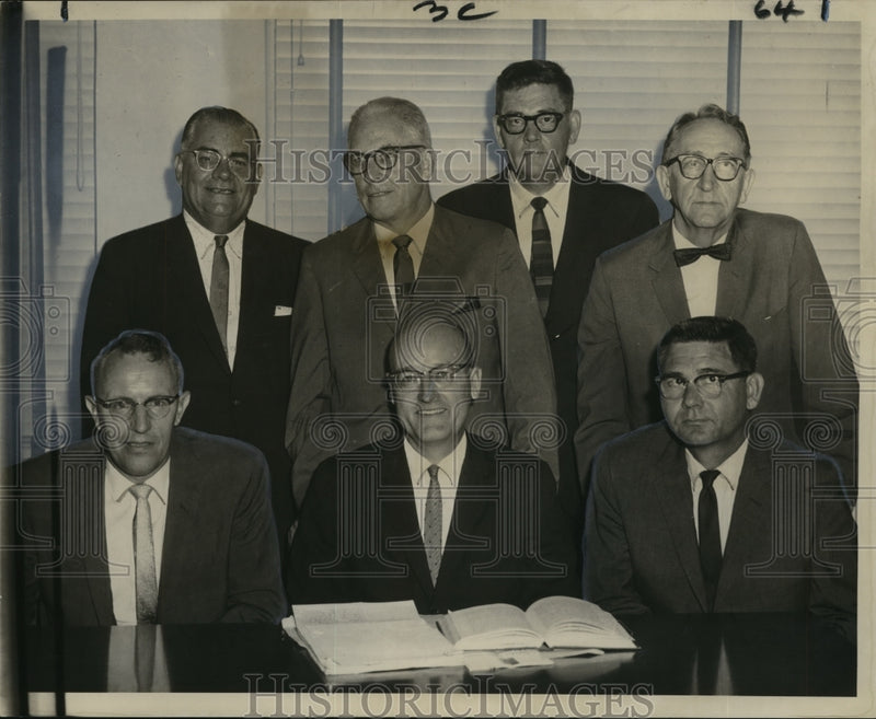 Load image into Gallery viewer, 1964 Press Photo Attendees at Meeting for Methodist Church, New Orleans
