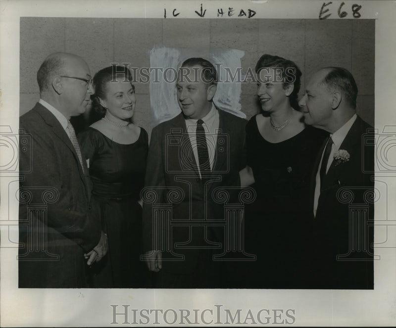 Load image into Gallery viewer, 1957 Press Photo Harry Blumenthal and Others of Temple Sinai - noo00341
