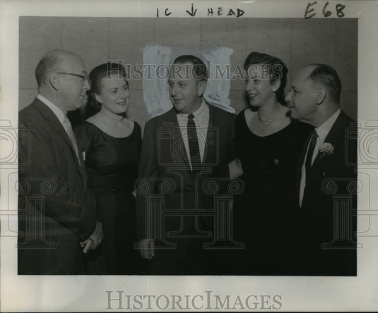 1957 Press Photo Harry Blumenthal and Others of Temple Sinai - noo00341