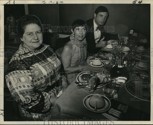 1972 Press Photo Benefit for Repertory Theater participants at Beverly Playhouse
