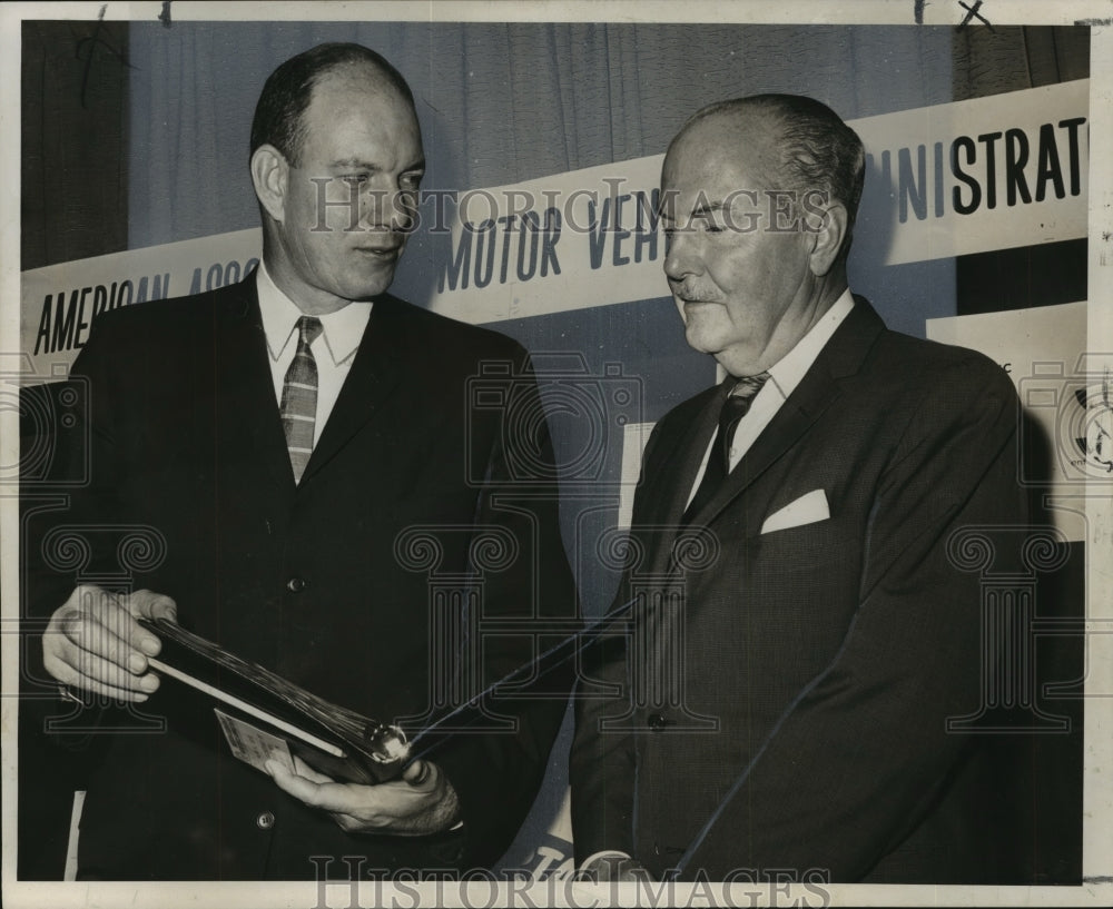 1965 Press Photo The American Association of Vehicle Administrators Convention