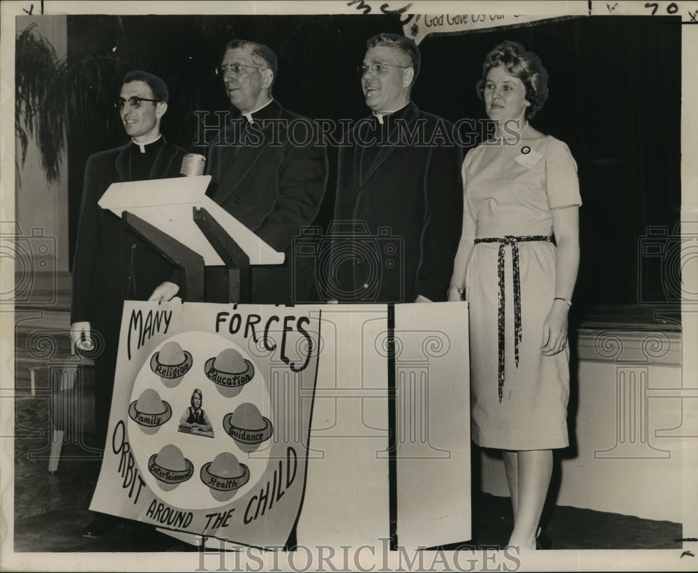 1962 Press Photo Council of Catholic School Cooperative Clubs workshop delegates