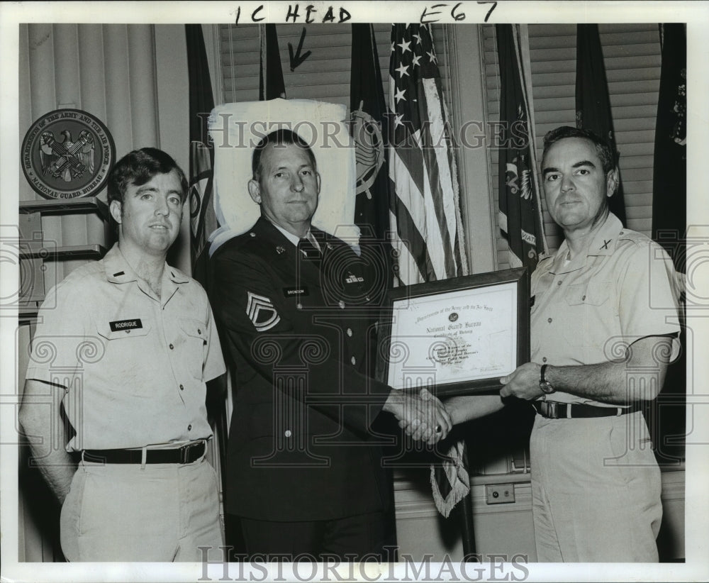 1973 Press Photo Winner in National Guard Indoors Pistol Match &amp; Others- Historic Images